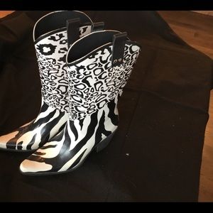 Cowboy zebra / animal print rain boots size 8